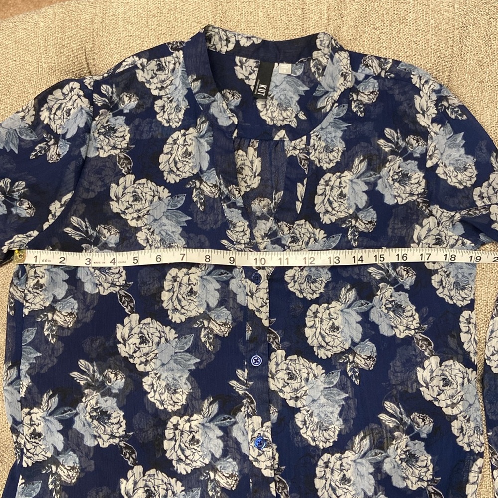 Navy blue floral print semi-sheer blouse by KUT in size S. Gently cared for. - Picture 5 of 7